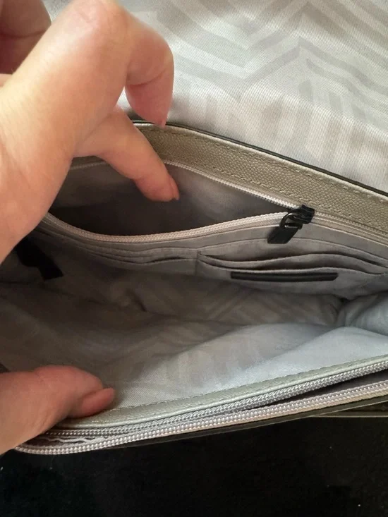 Rebecca Minkoff Taupe Quilted Leather Shoulder Bag with Gold Hardware - Picture 5 of 10